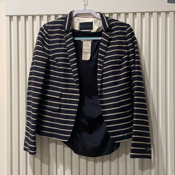 PARIS Navy 70% silk stretch, beautiful piece w/skirt or under jacket - Picture 9 of 9